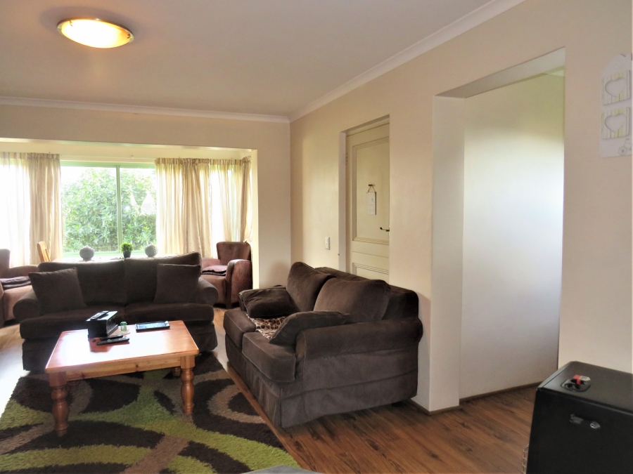 To Let 2 Bedroom Property for Rent in Greenways Golf Estate Western Cape